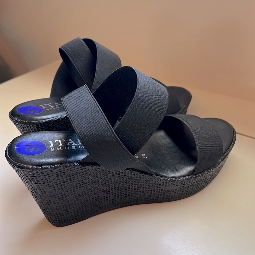 Size 8.5 - Picture 2 of 4